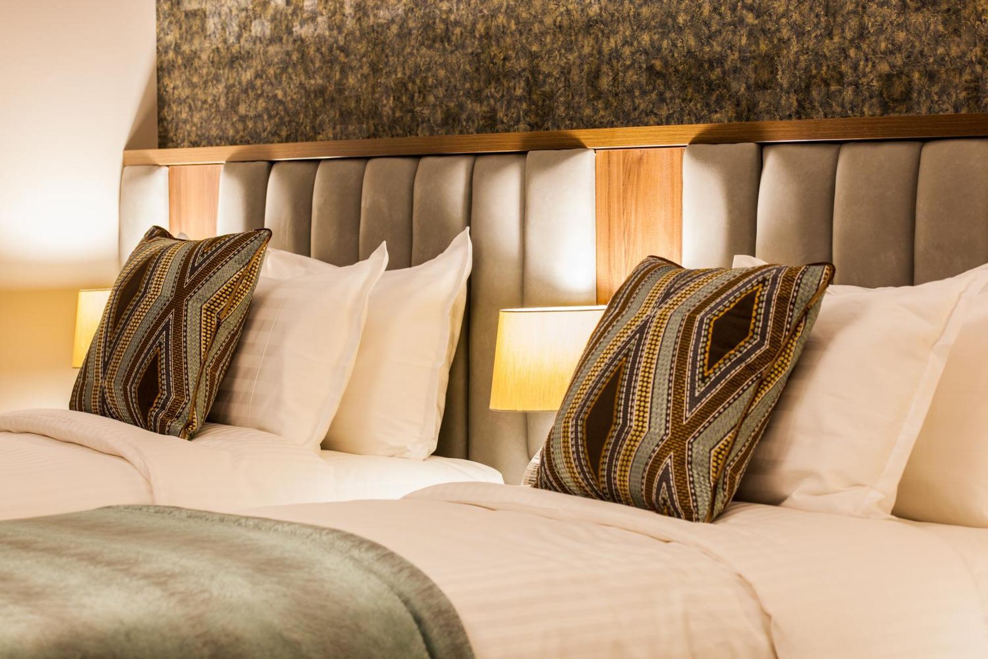 Amber Springs Hotel Горі Екстер'єр фото