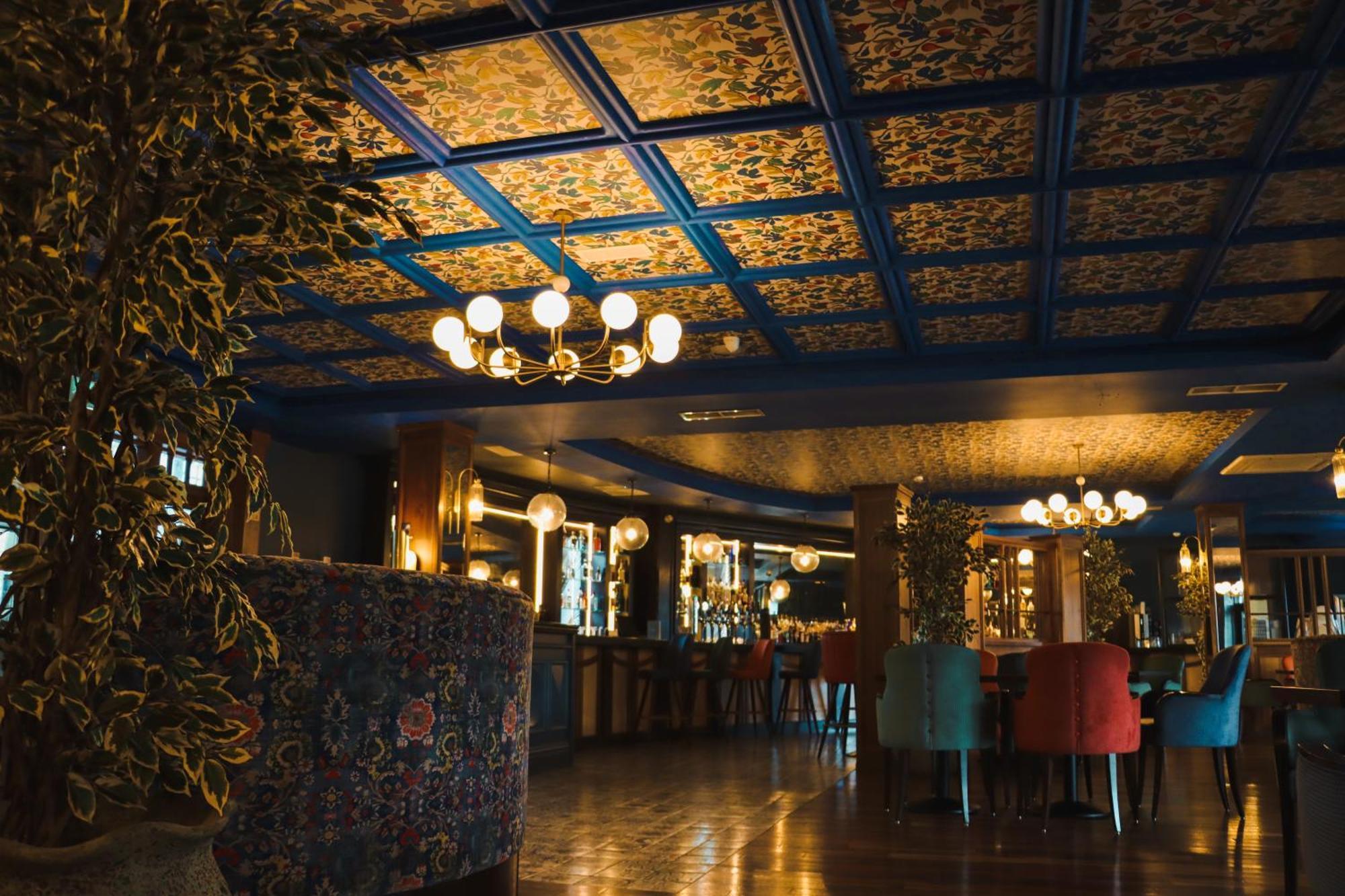 Amber Springs Hotel Горі Екстер'єр фото