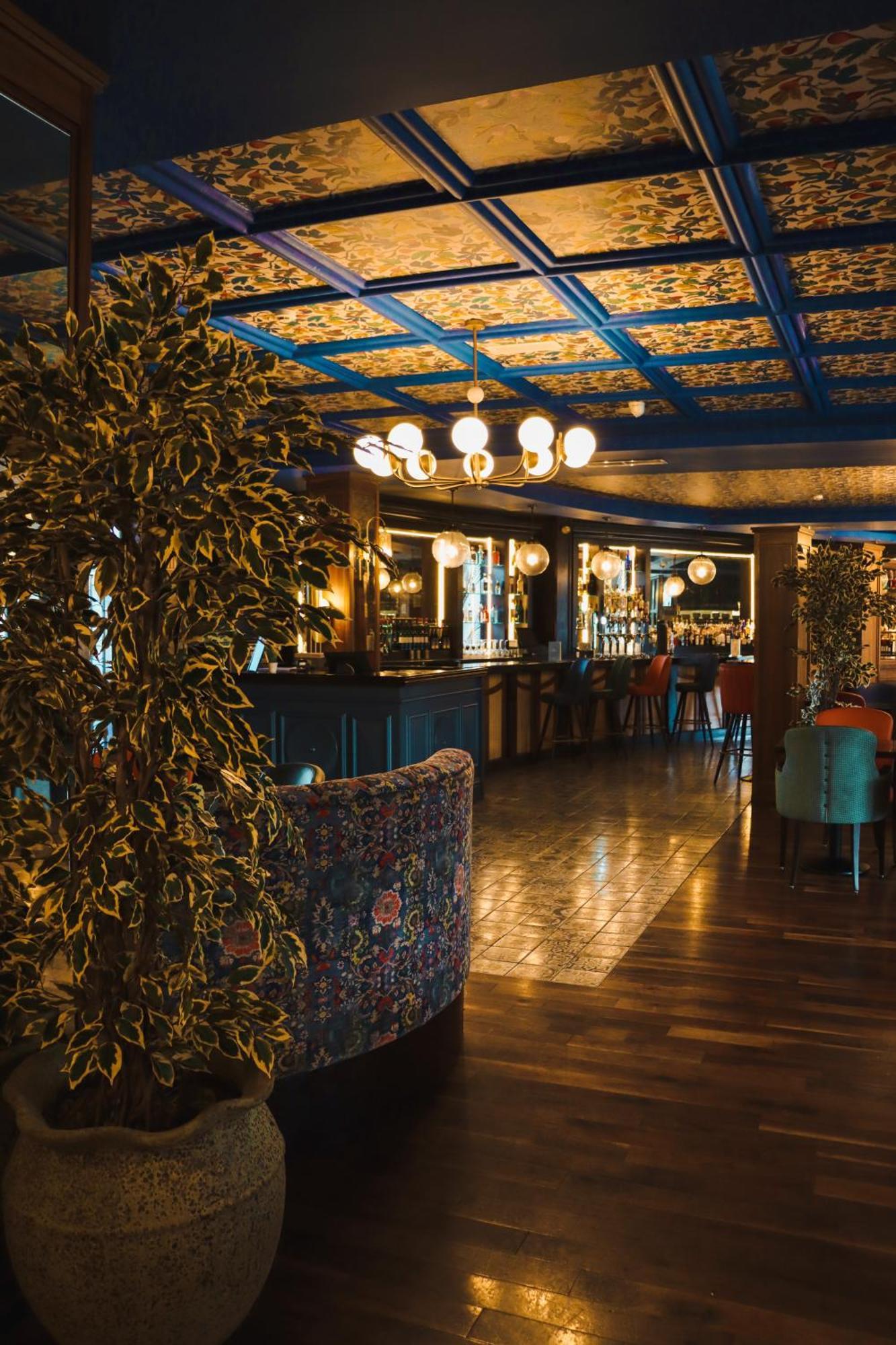 Amber Springs Hotel Горі Екстер'єр фото